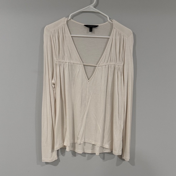 Banana Republic Tops - Banana Republic Cream Long Sleeve V-Neck Top